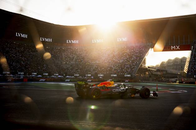Formula?1 Gran?Premio?de?la?Ciudad?de? México?2025 Alexis Perrin OVERTAKE MAXPPP - Mexico?City 25 10 2025 01 VERSTAPPEN Max (nld), Oracle Red Bull Racing, action at the Formula?1 Gran?Premio?de?la?Ciudad?de?México?2025, the 20th round of the 2025 FIA Formula?1 World Championship, WM, Weltmeisterschaft at the Autódromo?Hermanos?Rodríguez in Mexico?City, Mexico, from 23 to 26 October 2025 Mexico?City Autódromo Hermanos Rodríguez Mexico  Copyright: xOVERTAKE MAXPPPxAlexisxPerrinx OVT202510250768 OVT202510250768