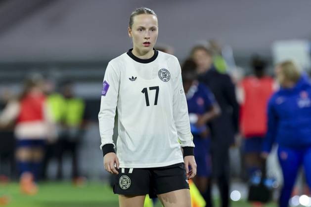 Franziska Kett (Germany) schaut, UEFA Women s Nations League 2024 25 Semi-finals 1st leg, Germany and France, Duesseldorf Arena am 24. October 2025 in Duesseldorf, Deutschland. (Foto von Marco Steinbrenner DeFodi Images) Franziska Kett (Germany) looks on, UEFA Women s Nations League 2024 25 Semi-finals 1st leg, Germany and France, Duesseldorf Arena, October 24, 2025 in Duesseldorf, Germany. (Photo by Marco Steinbrenner DeFodi Images) Franziska Kett Germany looks on, UEFA Women s Nations League 2024 25 Semi finals 1st leg, Germany and France, Duesseldorf Arena on October 24, 2025 in Duesseldorf, Germany Photo by Marco Steinbrenner DeFodi Images Franziska Kett Germany looks on, UEFA Women s Nations League 2024 25 Semi finals 1st leg, Germany and France, Duesseldorf Arena, October 24, 2025 in Duesseldorf, Germany Photo by Marco Steinbrenner DeFodi Images