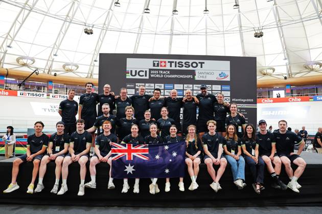 2025 Tissot UCI Track World Championships Picture by Alex Whitehead SWpix.com - 26 10 2025 - Cycling - 2025 Tissot UCI Track World Championships - Velodromo PenalolÃ n, Santiago, Chile - Men s Madison Podium - Australian Team Photo Copyright: x xSWpix.comx(t axPhotographyxHubxLtd)xAlexxWhitehead SWpix.comx SWP-3030-12067