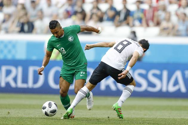 Saudi Arabia v Egypt : Group A - 2018 FIFA World Cup, WM, Weltmeisterschaft, Fussball Russia VOLGOGRAD, RUSSIA - JUNE 25 : Salem Aldawsari (L) of Saudi Arabia struggles with his competitor Tarek Hamed (R) of Egypt during the 2018 FIFA World Cup Russia Group G match between Saudi Arabia and Egypt at the Volgograd Arena in Volgograd, Russia on June 25, 2018. Volgograd Rusya. Editorial use only. Please get in touch for any other usage.  Copyright: x2025xAnadoluxGökhanxBalcÄ±x