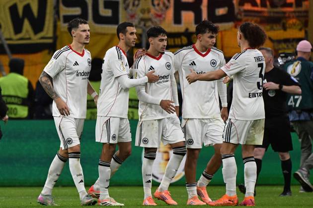 28.10.2025, xjhx, Fussball DFB Pokal 2.Runde, Eintracht Frankfurt - Borussia Dortmund v.l. Fares Chaibi (Eintracht Frankfurt) Enttäuscht, traurig, frustriert (DFL DFB REGULATIONS PROHIBIT ANY USE OF PHOTOGRAPHS as IMAGE SEQUENCES and or QUASI-VIDEO) Frankfurt am Main