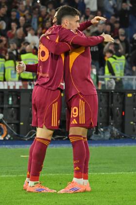 Matias Soule of AS Roma celebrates scoring his goal they cancelled during the serie A match between AS Roma v Parma at olimpico stadium in Rome, Italy, Oct 29th, 2025. Mattia Vian Copyright: xMattiaxVian IPAxSportx xipa-agency.netx xx IPA_67267989 IPA_Agency_IPA67267989