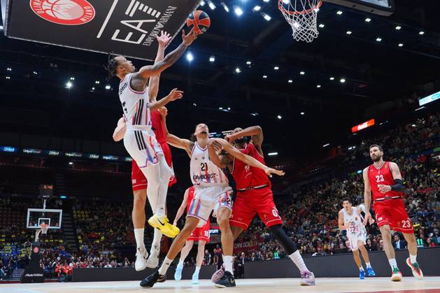 Justin Robinson (Paris Basketball) during EA7 Emporio Armani Milano vs Paris Basketball, Basketball Euroleague match in Assago (MI), Italy, October 30 2025  Copyright: xSavinoxPaolella IPAxSportx xipa-agency.netx xx IPA_67286864 IPA_Agency_IPA67286864