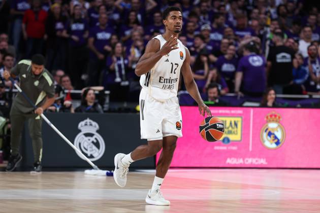 October 21, 2025, Madrid, Madrid, SPAIN: Theo Maledon of Real Madrid in action during the Turkish Airlines EuroLeague Regular Season Round 8 match between Real Madrid and Fenerbahce Beko Istanbul at Movistar Arena on October 30, 2025 in Madrid, Spain. Madrid SPAIN - ZUMAa181 20251021_zaa_a181_471 Copyright: xIrinaxR.xHipolitox