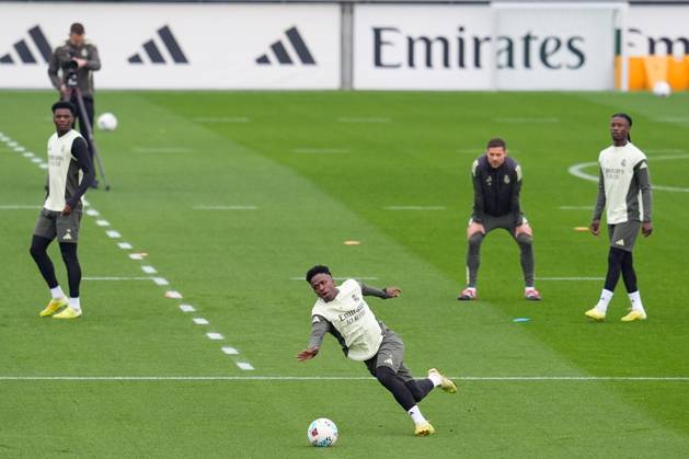 October 31, 2025, Valdebebas, Madrid, Spain: Vinicius Junior during the training day of Real Madrid ahead the Spanish League, LaLiga EA Sports, football match against Valencia CF at Ciudad Deportiva Real Madrid on October 31, 2025, in Valdebebas, Madrid, Spain. Valdebebas Spain - ZUMAa181 20251031_zaa_a181_053 Copyright: xDennisxAgyemanx