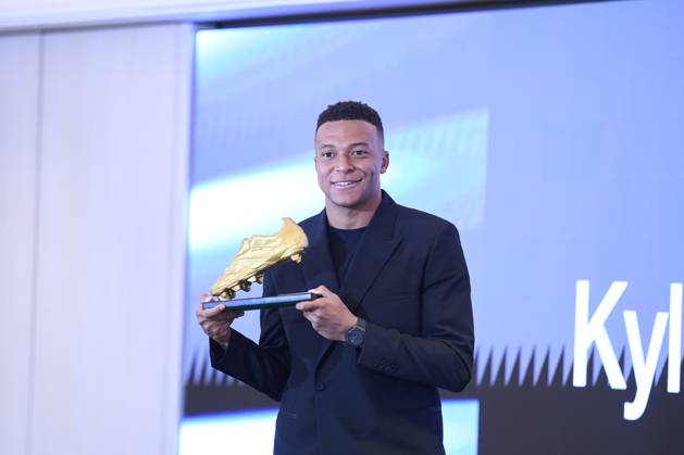 October 31, 2025, Madrid, Madrid, Spain: Kylian Mbappe attends the ceremony of delivery of the 2024Ã¢â‚¬2025 Golden Boot at Santiago Berbenbeu Stadium on October 31, 2025 in Madrid, Spain Madrid Spain - ZUMAg15_ 20251031_zaf_g15_072 Copyright: xJackxAbuinx