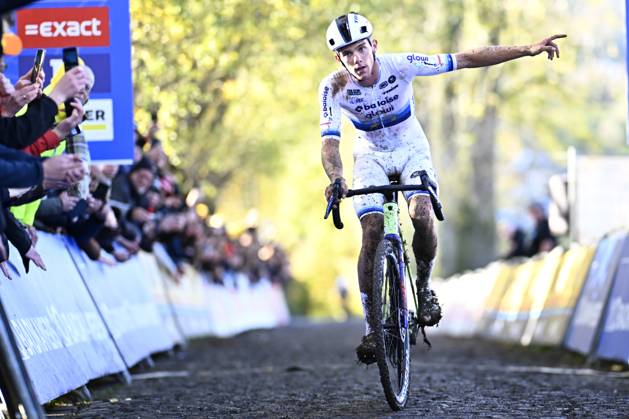 Belgian Thibau Nys celebrates after winning the men elite race of the Koppenbergcross, the first race (out of eight) of the X2O Badkamers trophy cyclocross competition, in Melden, Oudenaarde, on Saturday 01 November 2025. JASPERxJACOBS x138624817x