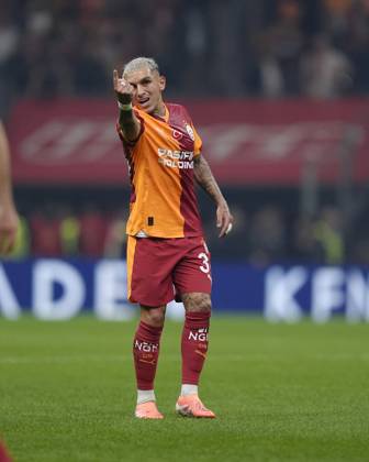 Galatasaray v Trabzonspor Turkish Super League Lucas Sebastian Torreira Di Pascua of Galatasaray SK reacts during the Turkish Super League match between Galatasaray and Trabzonspor at the Rems Park Stadium on November 1, 2025 in Istanbul, Turkey. (Photo by Gokhan Taner Middle East Images) Istanbul Istanbul Türkiye Copyright: xGokhanxTanerx