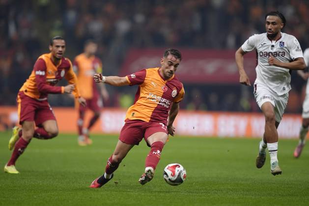 Galatasaray v Trabzonspor Turkish Super League Yunus Akgün of Galatasaray SK is seen in action during the Turkish Super League match between Galatasaray and Trabzonspor at the Rems Park Stadium on November 1, 2025 in Istanbul, Turkey. (Photo by Gokhan Taner Middle East Images) Istanbul Istanbul Türkiye Copyright: xGokhanxTanerx