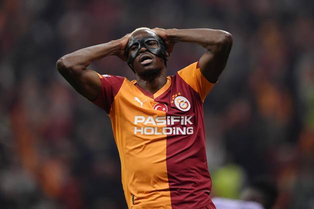 Galatasaray v Trabzonspor Turkish Super League Victor James Osimhen of Galatasaray SK reacts during the Turkish Super League match between Galatasaray and Trabzonspor at the Rems Park Stadium on November 1, 2025 in Istanbul, Turkey. (Photo by Gokhan Taner Middle East Images) Istanbul Istanbul Türkiye Copyright: xGokhanxTanerx