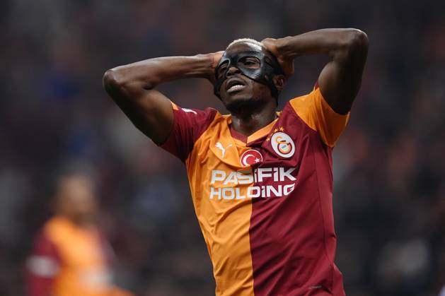 Galatasaray v Trabzonspor Turkish Super League Victor James Osimhen of Galatasaray SK reacts during the Turkish Super League match between Galatasaray and Trabzonspor at the Rems Park Stadium on November 1, 2025 in Istanbul, Turkey. (Photo by Gokhan Taner Middle East Images) Istanbul Istanbul Türkiye Copyright: xGokhanxTanerx