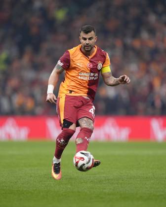 Galatasaray v Trabzonspor Turkish Super League Abdülkerim Bardakcı of Galatasaray SK is seen in action during the Turkish Super League match between Galatasaray and Trabzonspor at the Rems Park Stadium on November 1, 2025 in Istanbul, Turkey. (Photo by Gokhan Taner Middle East Images) Istanbul Istanbul Türkiye Copyright: xGokhanxTanerx