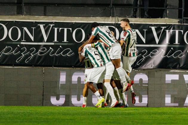 Players of Estrela seen celebrating after scoring goal during Liga Portugal game between teams of CF Estrela Amadora and Rio Ave FC at Estadio Jose Gomes (Maciej Rogowski Ball Raw Images) Amadora Estadio Jose Gomes Portugal Copyright: xMaciejxRogowskix maciejrogowski_estrela_rioave_2526-246