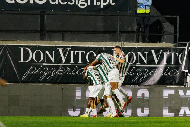 Players of Estrela seen celebrating after scoring goal during Liga Portugal game between teams of CF Estrela Amadora and Rio Ave FC at Estadio Jose Gomes (Maciej Rogowski Ball Raw Images) Amadora Estadio Jose Gomes Portugal Copyright: xMaciejxRogowskix maciejrogowski_estrela_rioave_2526-248