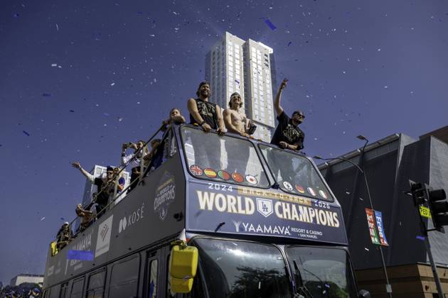 November 3, 2025, Los Angeles, California, USA: November 3, 2025: Dodgers 2025 World Series Victory Parade: CLAYTON KERSHAW, KIKE HERNANDEZ and MIGUEL ROJAS at the 2025 Los Angeles Dodgers World Series Parade. Los Angeles USA - ZUMAh234 20251103_zsp_h234_040 Copyright: xMarkxEdwardxHarrisx
