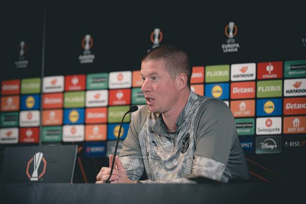 FC Midtjylland press conference, PK, Pressekonferenz - Europa League Herning, Denmark - November 5: Head coahc Mike Tullberg and Kevin Mbabu during FC Midtjylland press conference ahead of the match against Glasgow Celtic in UEFA Europa League at MCH Arena Herning MCH Arena Denmark Copyright: xDANIELxSTENTZx