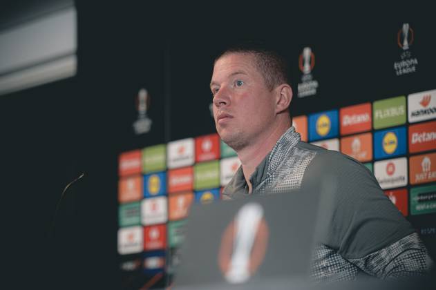 FC Midtjylland press conference, PK, Pressekonferenz - Europa League Herning, Denmark - November 5: Head coahc Mike Tullberg and Kevin Mbabu during FC Midtjylland press conference ahead of the match against Glasgow Celtic in UEFA Europa League at MCH Arena Herning MCH Arena Denmark Copyright: xDANIELxSTENTZx