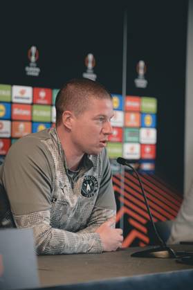 FC Midtjylland press conference, PK, Pressekonferenz - Europa League Herning, Denmark - November 5: Head coahc Mike Tullberg and Kevin Mbabu during FC Midtjylland press conference ahead of the match against Glasgow Celtic in UEFA Europa League at MCH Arena Herning MCH Arena Denmark Copyright: xDANIELxSTENTZx