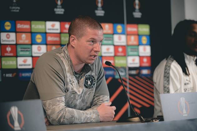 FC Midtjylland press conference, PK, Pressekonferenz - Europa League Herning, Denmark - November 5: Head coahc Mike Tullberg and Kevin Mbabu during FC Midtjylland press conference ahead of the match against Glasgow Celtic in UEFA Europa League at MCH Arena Herning MCH Arena Denmark Copyright: xDANIELxSTENTZx