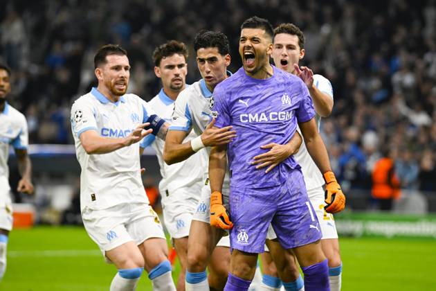 FOOTBALL : Olympique de Marseille VS Atalanta Bergame - UEFA Champions League - 05 11 2025 GÃ ronimo Rulli (OM) - UEFA Champions League match between Olympique de Marseille and Atalanta Bergame on November 5, 2025 at the Orange Velodrome Stadium in Marseille. MarseilleFrance  Copyright: xWilliamxCannarellax