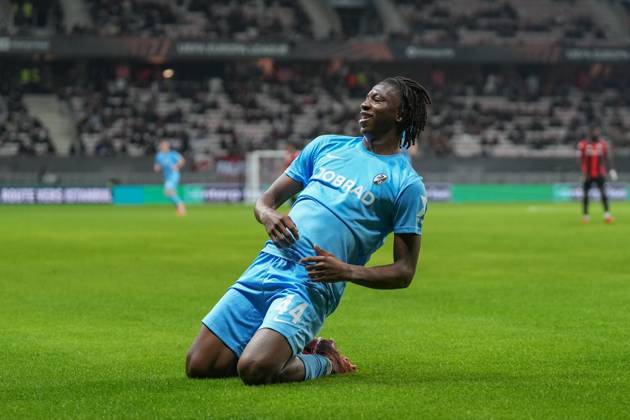 Johan Manzambi (SC Freiburg, 44) Torjubel, Emotionen, Torschuss, Abschluss, Torerfolg, Tor, Treffer , Frankreich, Fussball, UEFA Europa League, 4.Spieltag, Ligaphase, 2025 2026, OGC Nizza vs. SC Freiburg, 06.11.2025, Allianz Riviera, Nizza, Frankreich Nizza Allianz Riviera Provence-Alpes-CÃ te d Azur, CÃ Frankreich Copyright: xArnexAmbergx