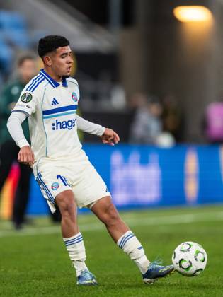 251106 Kendry Paez of Strasbourg during the UEFA Conference League football match between Häcken and Strasbourg on November 6, 2025 in Gothenburg. Photo: Mathias Bergeld BILDBYRAN kod MB MB1234 fotboll football soccer fotball uefa conference league conference league häcken strasbourg bbeng Copyright: MATHIASxBERGELD BB251106MB139