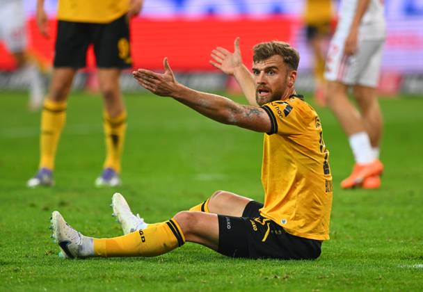 Lars Bünning (Dresden), 07.11.2025, Fussball, GER, Saison 2025 2026, 2. Bundesliga, Zweite Liga, 12. Spieltag, Rudolf-Harbig-Stadion Dresden, SG Dynamo Dresden - 1. FC Nürnberg, DFB AND DFL REGULATIONS PROHIBIT ANY USE OF PHOTOGRAPHS as IMAGE SEQUENCES and or QUASI-VIDEO,