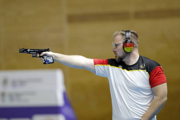 (251109) -- CAIRO, Nov. 9, 2025 -- Oliver Geis of Germany competes during the 25m rapid fire pistol men s final of shooting at the 2025 ISSF World Championship, WM, Weltmeisterschaft Rifle Pistol in Cairo, Egypt, on Nov. 9, 2025. Ahmed Gomaa) (SP)EGYPT-CAIRO-SHOOTING-ISSF WORLD CHAMPIONSHIP-25M RAPID FIRE PISTOL-MEN S FINAL Ahmed?Gomaa 