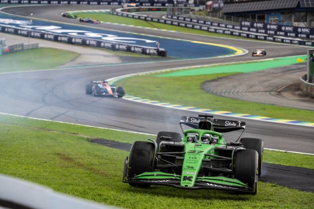 08.11.2025, Autodromo Jose Carlos Pace, Interlagos, Formula 1 MSC Cruises Grande Premio de Sao Paulo 2025 , im Bild Nico Hülkenberg (DEU), Stake F1 Team Kick Sauber (Photo by Hasan Bratic DeFodi Images) 08 11 2025, Autodromo Jose Carlos Pace, Interlagos, Formula 1 MSC Cruises Grande Premio de Sao Paulo 2025 , in the picture Nico Hülkenberg DEU , Stake F1 Team Kick Sauber Photo by Hasan Bratic DeFodi Images