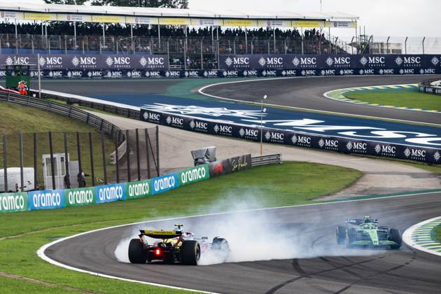 08.11.2025, Autodromo Jose Carlos Pace, Interlagos, Formula 1 MSC Cruises Grande Premio de Sao Paulo 2025 , im Bild Dreher von Franco Colapinto (ARG), BWT Alpine F1 Team (Photo by Hasan Bratic DeFodi Images) 08 11 2025, Autodromo Jose Carlos Pace, Interlagos, Formula 1 MSC Cruises Grande Premio de Sao Paulo 2025 , pictured spinning by Franco Colapinto ARG , BWT Alpine F1 Team Photo by Hasan Bratic DeFodi Images