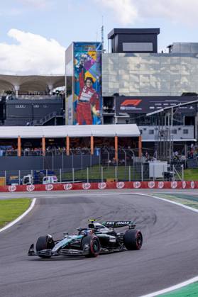 08.11.2025, Autodromo Jose Carlos Pace, Interlagos, Formula 1 MSC Cruises Grande Premio de Sao Paulo 2025 , im Bild Andrea Kimi Antonelli (ITA), Mercedes-AMG Petronas Formula One Team (Photo by Hasan Bratic DeFodi Images) 08 11 2025, Autodromo Jose Carlos Pace, Interlagos, Formula 1 MSC Cruises Grande Premio de Sao Paulo 2025 , in the picture Andrea Kimi Antonelli ITA , Mercedes AMG Petronas Formula One Team Photo by Hasan Bratic DeFodi Images