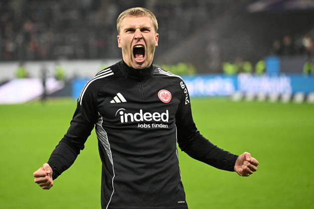 09.11.2025, xjhx, Fussball 1.Bundesliga, Eintracht Frankfurt - 1.FSV Mainz 05 v.l. Jubel, Freude über den Sieg Rasmus Kristensen (Eintracht Frankfurt) (DFL DFB REGULATIONS PROHIBIT ANY USE OF PHOTOGRAPHS as IMAGE SEQUENCES and or QUASI-VIDEO) Frankfurt am Main