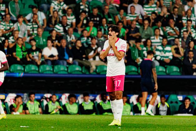 Francisco Trincao seen during UEFA Champions League 25 26 league phase game between teams of Sporting CP and Olympique de Marseille at Estadio Jose Alvalade (Luis Loureiro Ball Raw Images) Lisbon Estadio Jose Alvalade Portugal Copyright: xLuisxLoureirox luisloureiro_sporting_marseille_2526-09