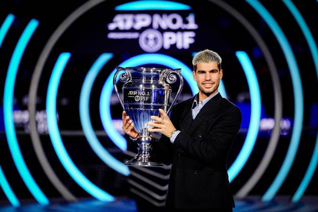 Carlos Alcaraz receive the year-end ATP, Tennis Herren No. 1 at the ATP World Tour Finals against at the Inalpi Arena in Turin, Italy - Friday, Nov. 14, 2025. -  Copyright: xMarcoxAlpozzi LaPressex
