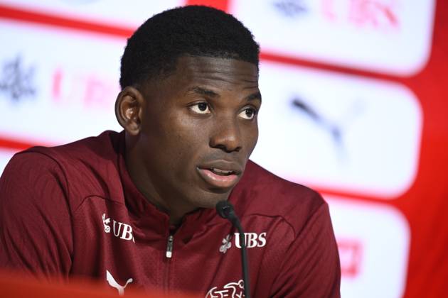 GENEVA , SWITZERLAND 20251114 Switzerland player Breel Embolo participates in a press conference, PK, Pressekonferenz at the Stade de Geneve ahead of the World Cup qualifying match against Sweden tomorrow evening.