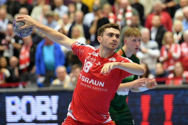 Florian Drosten (MT Melsungen 18) beim Wurf , GER, MT Melsungen - TSV Hannover-Burgdorf, Handball, 1. Bundesliga, 12. Spieltag, Saison 2025 2026, 14.11.2025, GER, MT Melsungen - TSV Hannover-Burgdorf, Handball, 1. Bundesliga, 12. Spieltag, Saison 2025 2026, 14.11.2025 Kassel Copyright: xEibner-Pressefotox xRolandxSippex EP_RSL