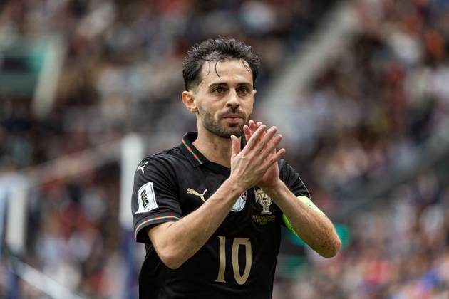 Bernardo Silva ( Portugal national team, Nationalteam ) in action during the match between Portugal National Team and Armenia National team, valid for 2026 World Cup Qualifiers at Est‡dio do Drag‹o on 16 November 2025. Porto Estadio do Dragao Porto Portugal Copyright: xIMAGOx xPRIMExSPORTSxIMAGESx xFILIPExOLIVEIRAx