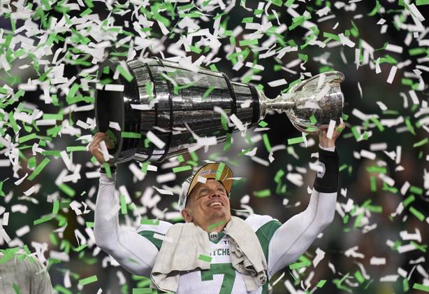 November 17, 2025, Winnipeg, Mb, CANADA: Saskatchewan Roughriders quarterback Trevor Harris (7) celebrates his win over the Montreal Alouettes in the 112th CFL Grey Cup, in Winnipeg on Sunday, Nov. 16, 2025. Canada News - November 17, 2025  - ZUMAc35_ 20251117_zaf_c35_036 Copyright: xDarrylxDyckx