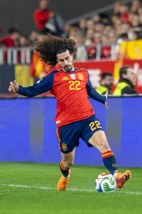 Spain v Turkiye - FIFA World Cup, WM, Weltmeisterschaft, Fussball 2026 Qualifier SEVILLE, SPAIN - NOVEMBER 18: Marc Cucurella Saseta of Spain and Chelsea runs with the ball during to the FIFA World Cup 2026 qualifier match between Spain and Turkiye at Estadio de La Cartuja on November 18, 2025 in Seville, Spain. (Photos by Gabriel Colchero Photo Players Images Magara Press) Sevilla Estadio de la Cartuja Sevilla Spain Copyright: xGabrielxColcherox