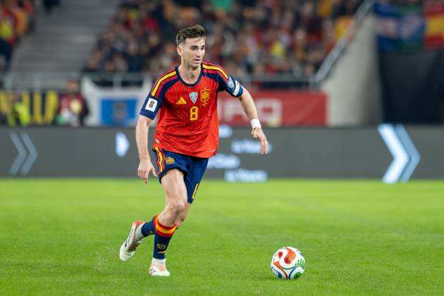 Spain v Turkiye - FIFA World Cup, WM, Weltmeisterschaft, Fussball 2026 Qualifier SEVILLE, SPAIN - NOVEMBER 18: Fabian Ruiz of Spain and Paris Saint-Germain FC runs with the ball during to the FIFA World Cup 2026 qualifier match between Spain and Turkiye at Estadio de La Cartuja on November 18, 2025 in Seville, Spain. (Photos by Gabriel Colchero Photo Players Images Magara Press) Sevilla Estadio de la Cartuja Sevilla Spain Copyright: xGabrielxColcherox