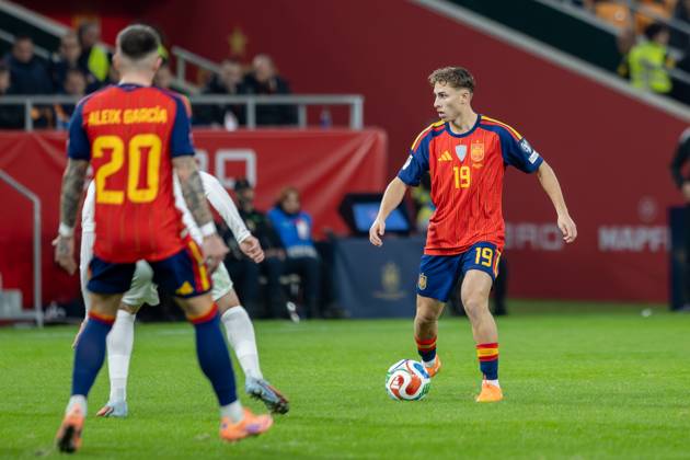 Spain v Turkiye - FIFA World Cup, WM, Weltmeisterschaft, Fussball 2026 Qualifier SEVILLE, SPAIN - NOVEMBER 18: Fermin Lopez Marin of Spain and FC Barcelona, Barca in action during to the FIFA World Cup 2026 qualifier match between Spain and Turkiye at Estadio de La Cartuja on November 18, 2025 in Seville, Spain. (Photos by Gabriel Colchero Photo Players Images Magara Press) Sevilla Estadio de la Cartuja Sevilla Spain Copyright: xGabrielxColcherox