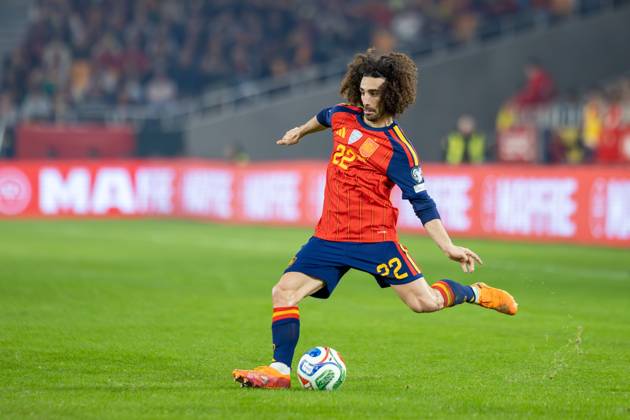 Spain v Turkiye - FIFA World Cup, WM, Weltmeisterschaft, Fussball 2026 Qualifier SEVILLE, SPAIN - NOVEMBER 18: Marc Cucurella Saseta of Spain and Chelsea passes the ball during to the FIFA World Cup 2026 qualifier match between Spain and Turkiye at Estadio de La Cartuja on November 18, 2025 in Seville, Spain. (Photos by Gabriel Colchero Photo Players Images Magara Press) Sevilla Estadio de la Cartuja Sevilla Spain Copyright: xGabrielxColcherox