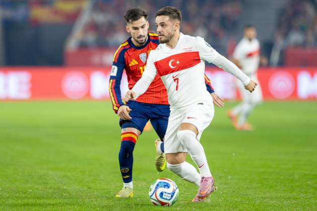 Spain v Turkiye - FIFA World Cup, WM, Weltmeisterschaft, Fussball 2026 Qualifier SEVILLE, SPAIN - NOVEMBER 18: Yusuf Sari of Turkye in action during to the FIFA World Cup 2026 qualifier match between Spain and Turkiye at Estadio de La Cartuja on November 18, 2025 in Seville, Spain. (Photos by Gabriel Colchero Photo Players Images Magara Press) Sevilla Estadio de la Cartuja Sevilla Spain Copyright: xGabrielxColcherox