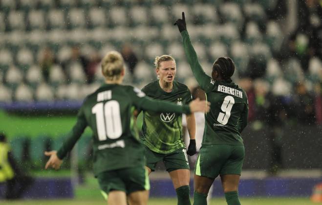 Foto : Lineth Beerensteyn (Wolfsburg) trifft zum 3-1 Fussball Championsleague der Frauen am Mi. 19.11.2025 VfL Wolfsburg - Manchester United, ManU