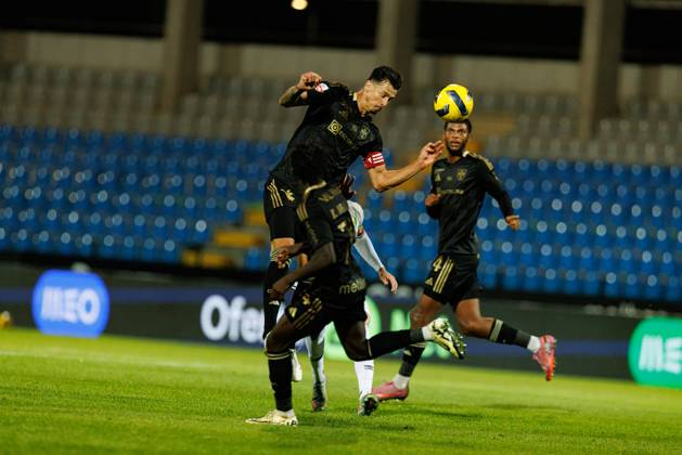 Jose Fonte seen during Liga Portugal game between teams of Casa Pia and CF Estrela Amadora at Estadio Municipal Rio Maior (Maciej Rogowski Ball Raw Images) Rio Maior Estadio Municipal Rio Maior Portugal Copyright: xMaciejxRogowskix maciejrogowski_casapia_estrela_2526-217