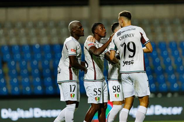 Players of Estrela seen celebrating after goal from Sidny Lopes Cabral during Liga Portugal game between teams of Casa Pia and CF Estrela Amadora at Estadio Municipal Rio Maior (Maciej Rogowski Ball Raw Images) Rio Maior Estadio Municipal Rio Maior Portugal Copyright: xMaciejxRogowskix maciejrogowski_casapia_estrela_2526-233