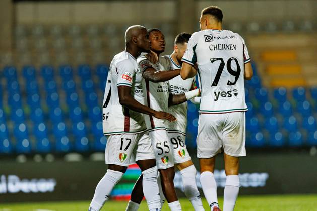 Players of Estrela seen celebrating after goal from Sidny Lopes Cabral during Liga Portugal game between teams of Casa Pia and CF Estrela Amadora at Estadio Municipal Rio Maior (Maciej Rogowski Ball Raw Images) Rio Maior Estadio Municipal Rio Maior Portugal Copyright: xMaciejxRogowskix maciejrogowski_casapia_estrela_2526-234
