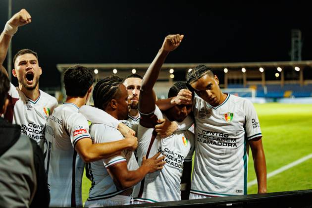 Players of Estrela seen celebrating after goal from Sidny Lopes Cabral during Liga Portugal game between teams of Casa Pia and CF Estrela Amadora at Estadio Municipal Rio Maior (Maciej Rogowski Ball Raw Images) Rio Maior Estadio Municipal Rio Maior Portugal Copyright: xMaciejxRogowskix maciejrogowski_casapia_estrela_2526-309