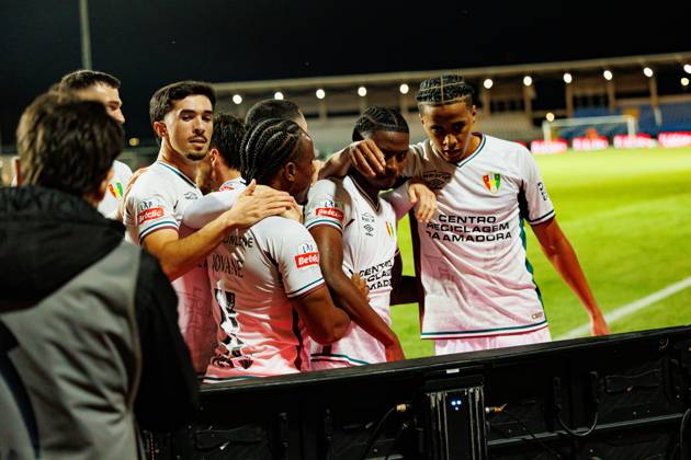 Players of Estrela seen celebrating after goal from Sidny Lopes Cabral during Liga Portugal game between teams of Casa Pia and CF Estrela Amadora at Estadio Municipal Rio Maior (Maciej Rogowski Ball Raw Images) Rio Maior Estadio Municipal Rio Maior Portugal Copyright: xMaciejxRogowskix maciejrogowski_casapia_estrela_2526-312