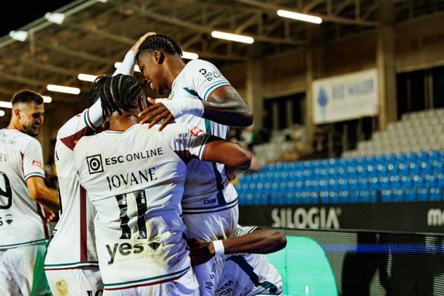 Players of Estrela seen celebrating after goal Sidny Lopes Cabral during Liga Portugal game between teams of Casa Pia and CF Estrela Amadora at Estadio Municipal Rio Maior (Maciej Rogowski Ball Raw Images) Rio Maior Estadio Municipal Rio Maior Portugal Copyright: xMaciejxRogowskix maciejrogowski_casapia_estrela_2526-375